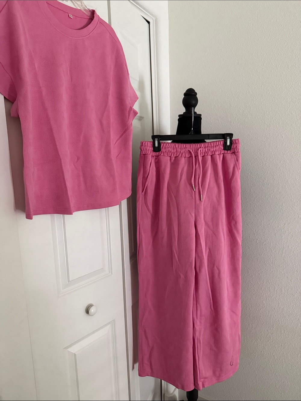 NEW Soft Pink Two-Piece Textured Travel Set - Short Sleeve,Wide Leg Ankle Pant